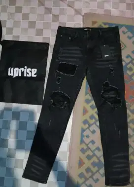 [ORIGINAL] Uprise Denim Triple Torn Second