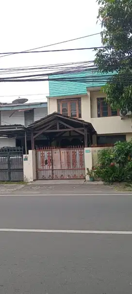 Rumah 2 Lantai Siap Huni di Pinggir Jalan Raya Malaka Sari Duren Sawit