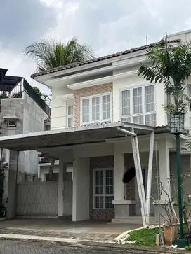 Rumah dijual raffles hills cibubur dua lantai siap huni strategis shm