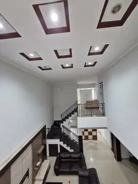 Jual Rumah 2 Lantai Semi Furnish di Batununggal Mulia