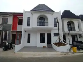RUMAH MEWAH SIAP HUNI DALAM CLUSTER DI JAGAKARSA, DEKAT TOL BRIGIF