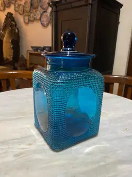 Toples kuno warna biru
