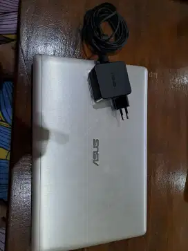 Notebook Asus X202E touch screen