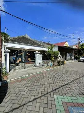 !JUAL MURAH!PERUMAHAN BARATA JAYA COCOK BUAT KANTOR DI SBY PUSAT