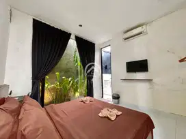 Guesthouse Bertema Tropis di Pusat Wisata Canggu, Bali