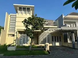 Royal residence bangunan luas posisi terdepan siapa cepat dapat