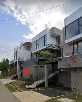 Rumah Mewah private Pool Full Furnish Di Kawasan Sejuk Dago Bandung