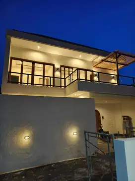 disewakan villa baru lantai 2 view sawah tumbak bayuh