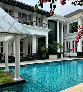 Dijual Rumah Mansion Classic House