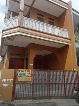 DIJUAL MURAH RUMAH CANTIK HOOK 2 LANTAI DI KRAMAT JATI JAKARTA TIMUR