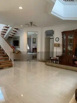 Dijual rumah 2 lantai di Puri Cinere Depok