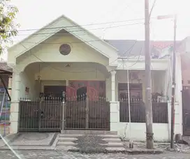 Wisma Kedung Asem Siap Huni Terawat Dekat Raya Merr Strategis