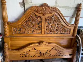 Dipan kayu jati