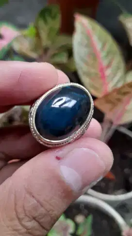 Batu Bacan Pecah Biru Natural