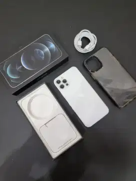 iPhone 12 Pro 256Gb Silver Exs iBox mantap murah bos ku.