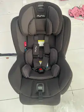 Carseat Nuna tempat duduk bayi di mobil