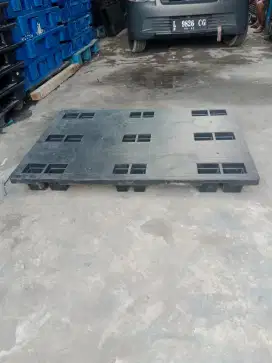 Jual pallet plastik bekas palet plastik bekas
