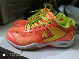 Sepatu badminton Kawasaki UK 36