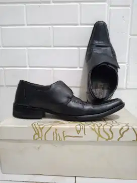 Sepatu pentopel peria. Merek (Genu Ine Leather ,EUCLID,hand Made )