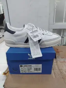 Adidas Jeans Sand Strata Size 43