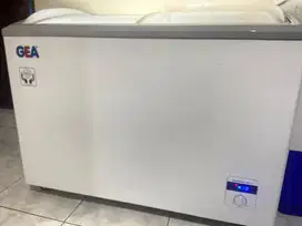 Freezer Gea Kondisi sangat baik