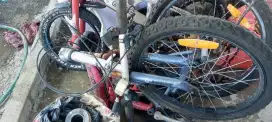Sepeda anak apa adanya