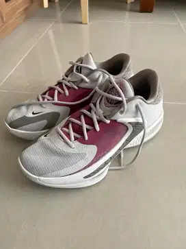 Wts nike zoom freak 4