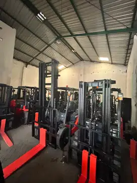 Forklift bekas toyotaa tipe 8FD25 JEPANG