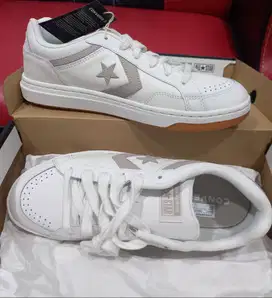 Sepatu Pria Converse Pro Blaze Classic Size 44 White