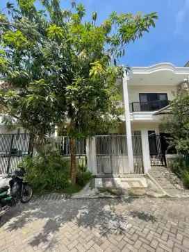 Dijual cepat rumah Villa valensia dekat pakuwon mall