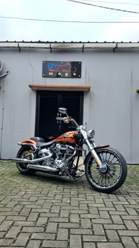 HARLEY DAVIDSON BREAK OUT CVO 2014 FP