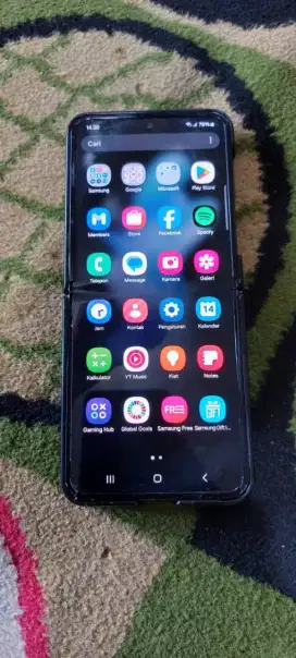 Samsung Z flip 4 ram 8/512