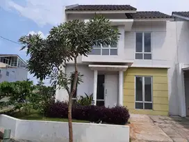 Butuh duit Rumah Hook Illago Paramont Land Cluster Amalfi Village Tang