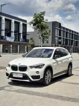 MULUS TERAWAT LIKE NEW ! BMW X1 1.5 XLINE AT 2017 Bensin Putih