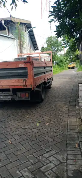 Gudang tersembunyi di surabaya barat