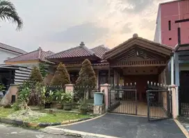 Dijual Rumah Asri di Villa Melati Mas BSD City