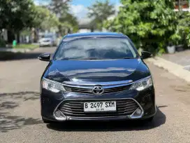 Toyota Camry 2.5 V Facelift AT Hitam 2015