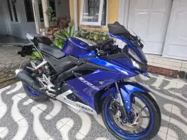 Yamaha R 15 V3 blue