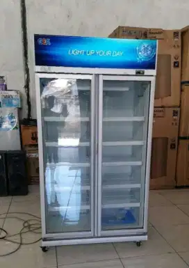 Jual showcase 2 pintu merek GEA kondisi normal