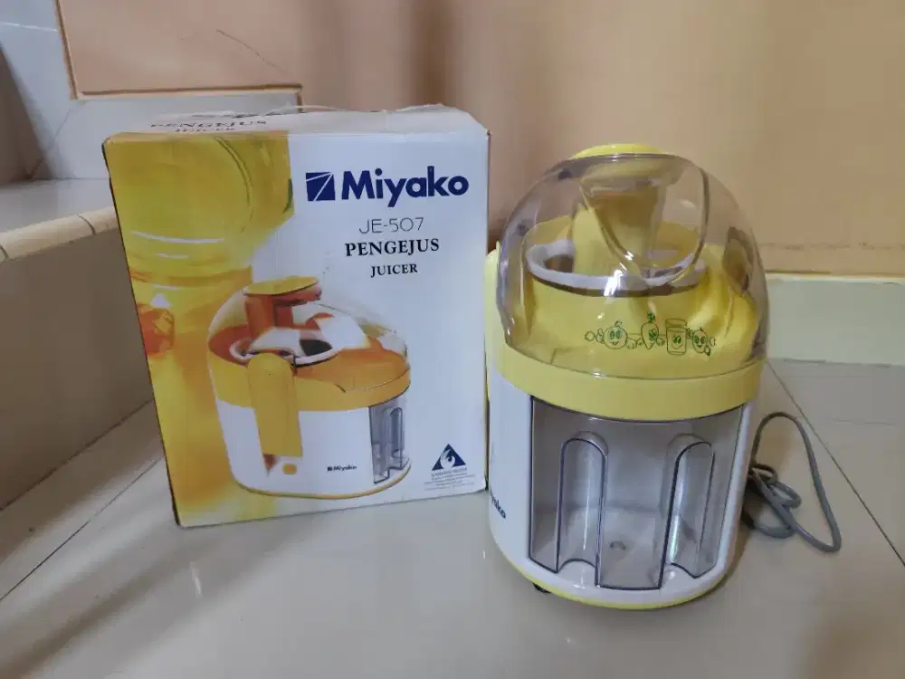 Juicer 250 Watt JE-507 Miyako Juicer Plastik Kuning 600 ML Extractor