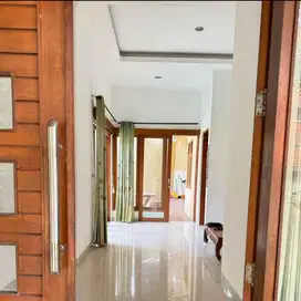 dijuall villa taman griya