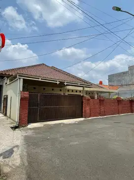Jual Rumah Asri di Srengseng Sawah Jagakarsa Jaksel luas 378m