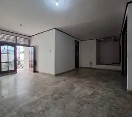 Rumah di kawasan elite Rawamangun 180 m