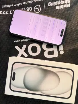 iPhone 15 128 GB Hitam