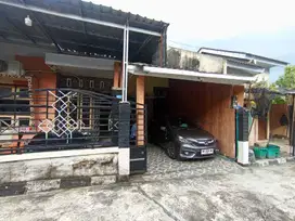 Rumah dalam perumahan purwomartani nyaman dan strategis