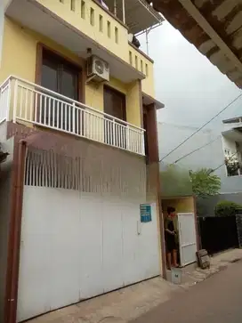Dijual Rumah Strategis  Dekat Aneka Elok Cakung Jakarta Timur