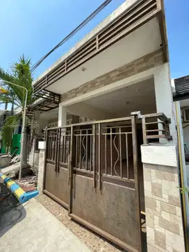 Rumah Megah Asri Sidoarjo Row 4 mobil siap pakai