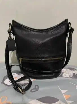 [PRELOVED] Tas Selempang Wanita Warna Hitam
