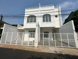 Ceger JAKTIM DEKAT Pintu TOL 2Lt + Rooftop SIAP HUNI