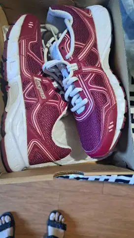Sepatu league legas  preloved